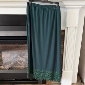 Women's Emerald Green Lace-Hem Maxi Skirt